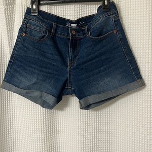 Old Navy 5in dark denim shorts fitted size 8